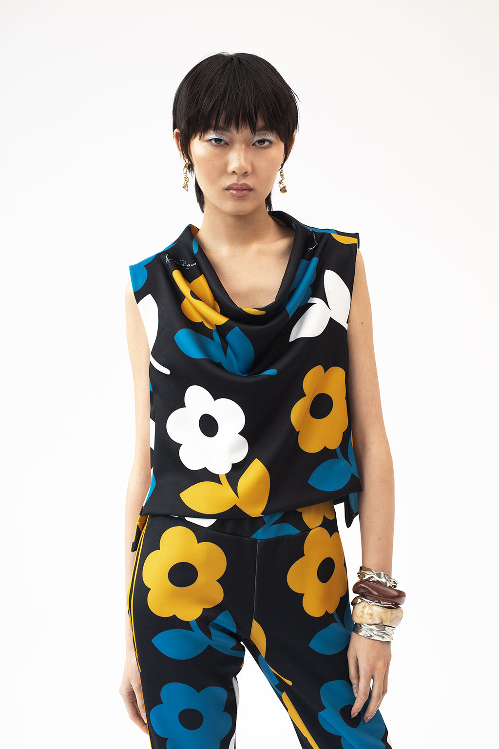Kozakura Vest